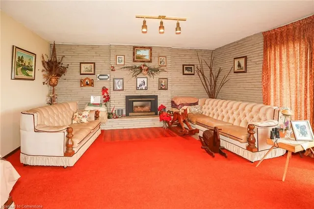 Additional image 4 of 1033 North Service Rd