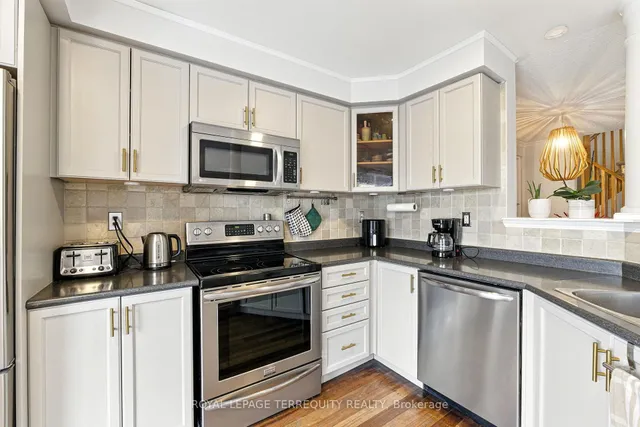 Additional image 16 of 1117 Riddell Cres