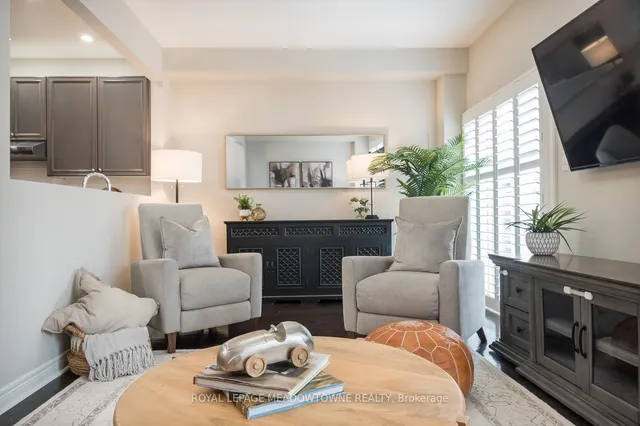 Additional image 16 of 315 Bessborough Dr