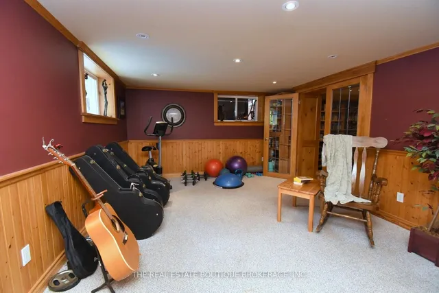 Additional image 39 of 4131 Lorraine Cres