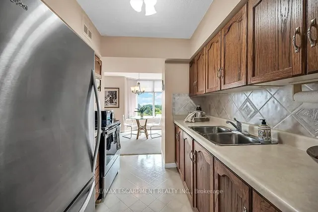 Additional image 13 of 200 Limeridge Rd Unit 703