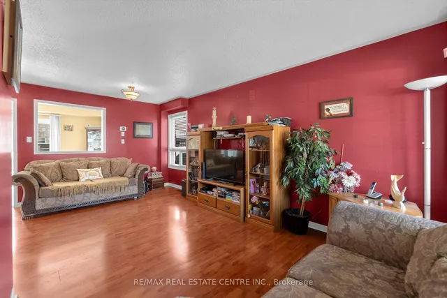 Additional image 5 of 140 Saintsbury Cres