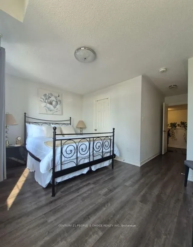 Additional image 29 of 71 Riverwalk Dr