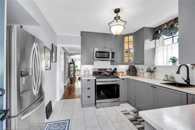 Additional image 17 of 118 East 6th St