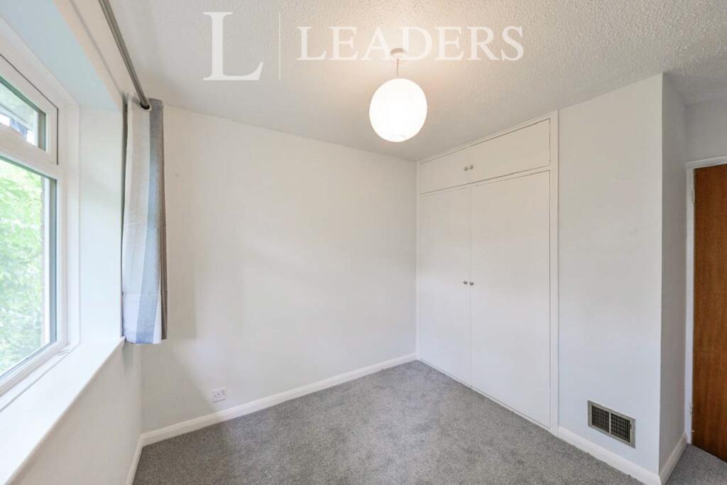 Additional image 6 of Avenue Road