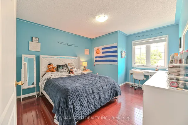 Additional image 32 of 63 Hiberton Cres