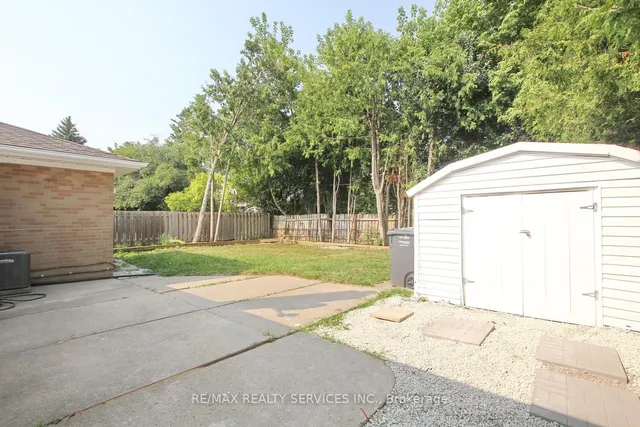 Additional image 44 of 32 Sanford Cres