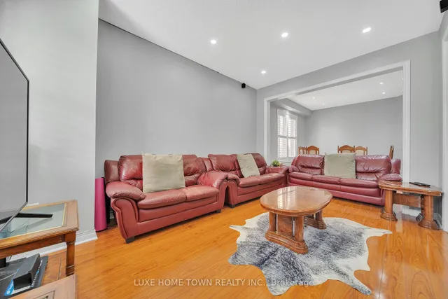 Additional image 14 of 33 Hybrid St