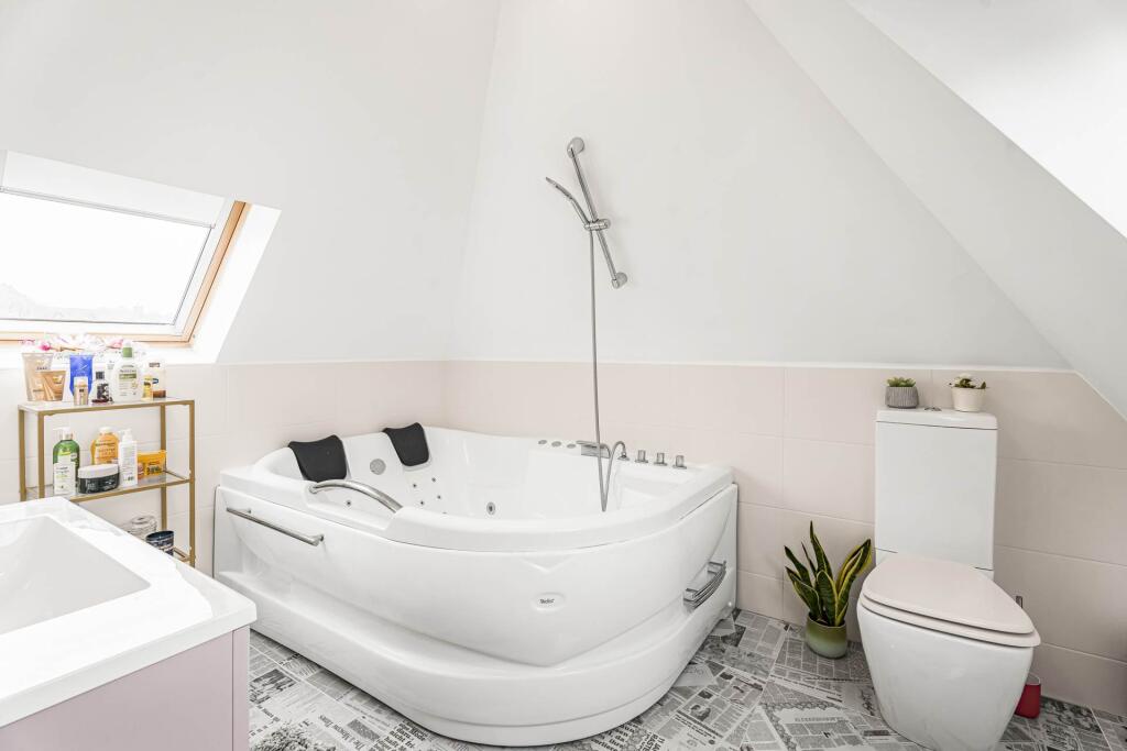 Additional image 40 of Codicote Road, Welwyn