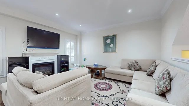 Additional image 12 of 588 Warhol Way