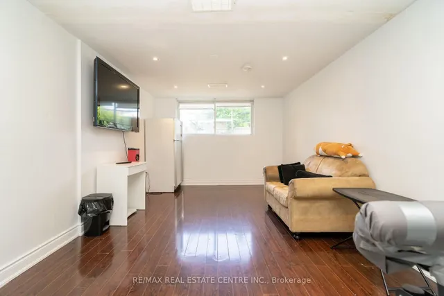 Additional image 25 of 105 Aloma Cres