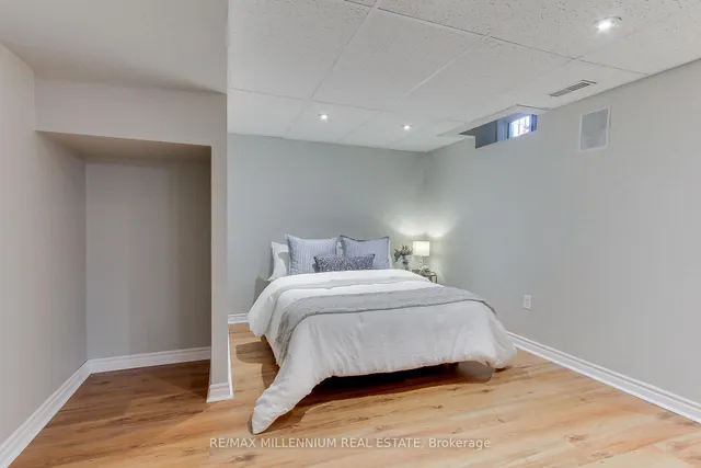 Additional image 32 of 60 Mainard Cres