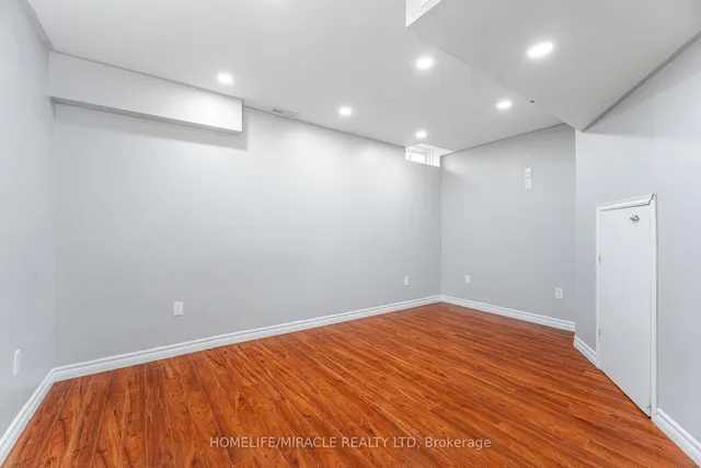 Additional image 37 of 4 Vauxhall Cres