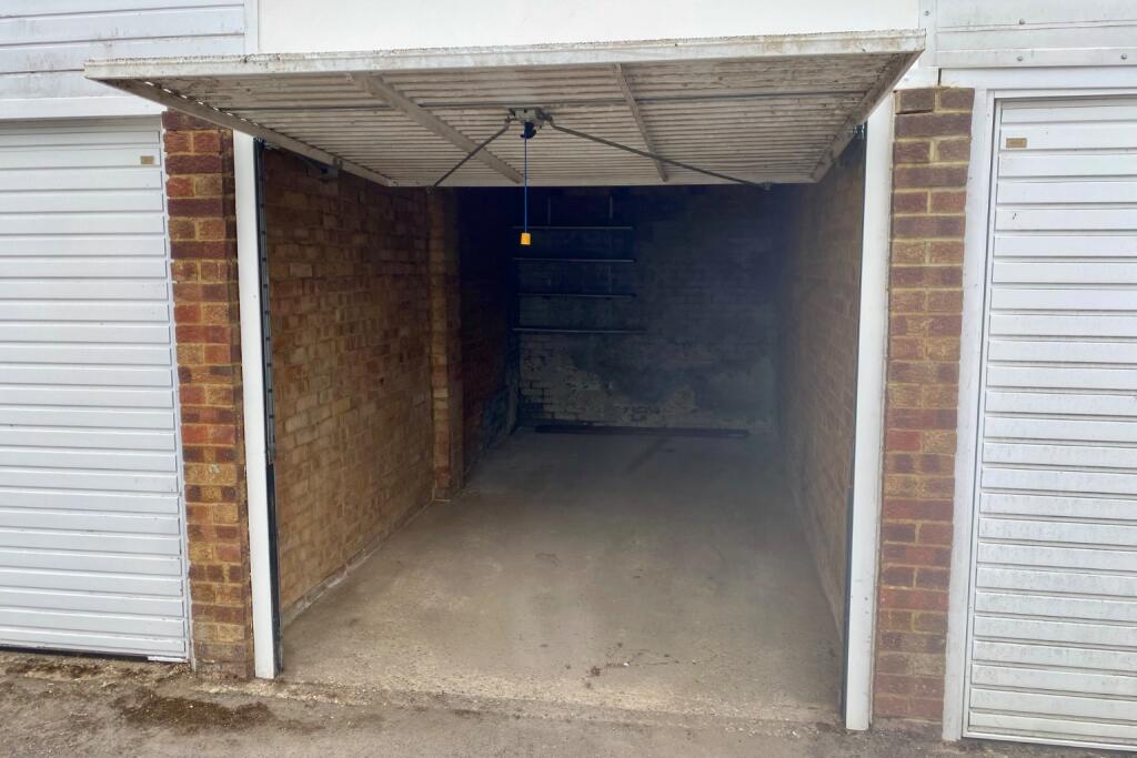Additional image 7 of Ringway Road, Park Street, St. Albans, Hertfordshire, AL2