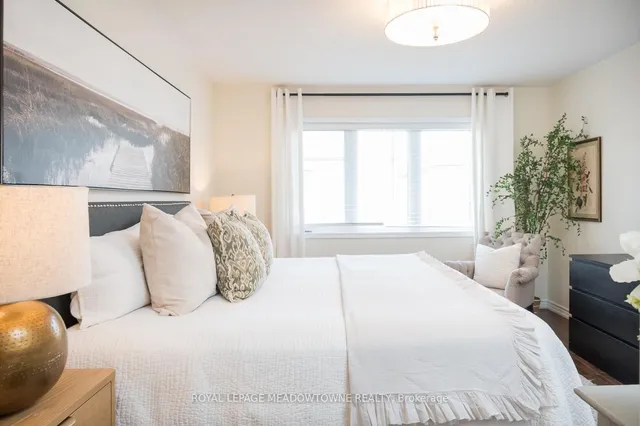 Additional image 20 of 335 Gooding Cres