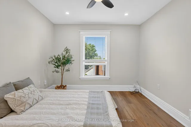 Additional image 31 of 84 RAY St