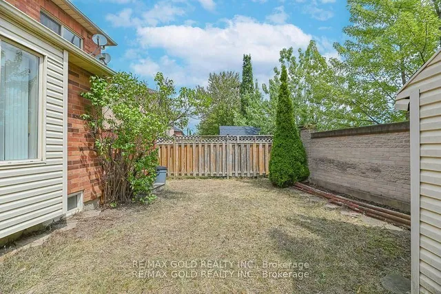 Additional image 37 of 43 Giraffe Ave