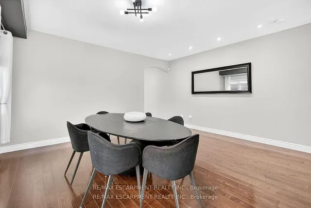 Additional image 5 of 4223 Fuller Cres