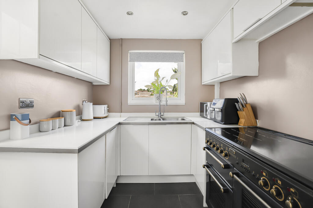 Additional image 3 of Parkfield, Markyate, St. Albans, AL3