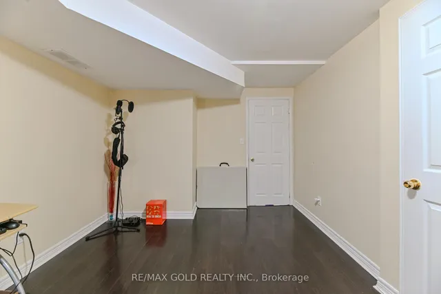 Additional image 38 of 63 Hiberton Cres