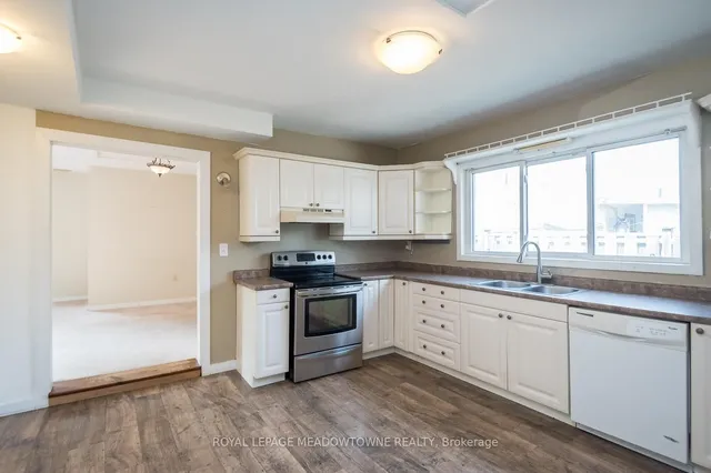 Additional image 9 of 99 Commercial St