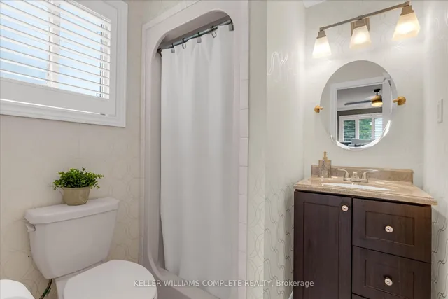 Additional image 19 of 456 Acadia Dr