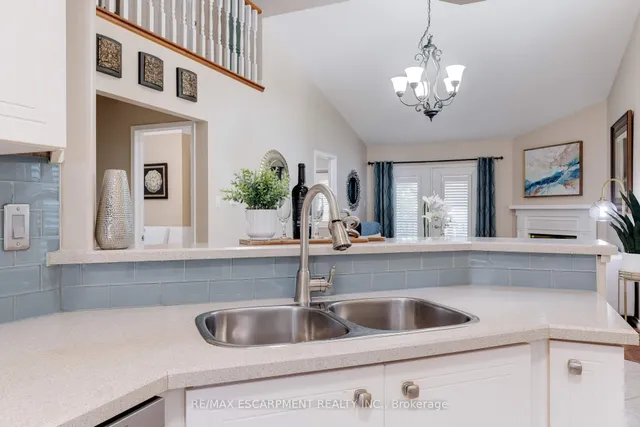 Additional image 9 of 2774 King St Unit 10