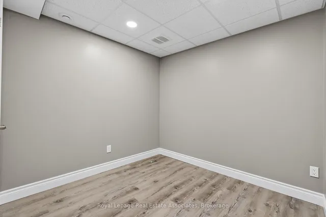 Additional image 34 of 29 Laurendale Ave