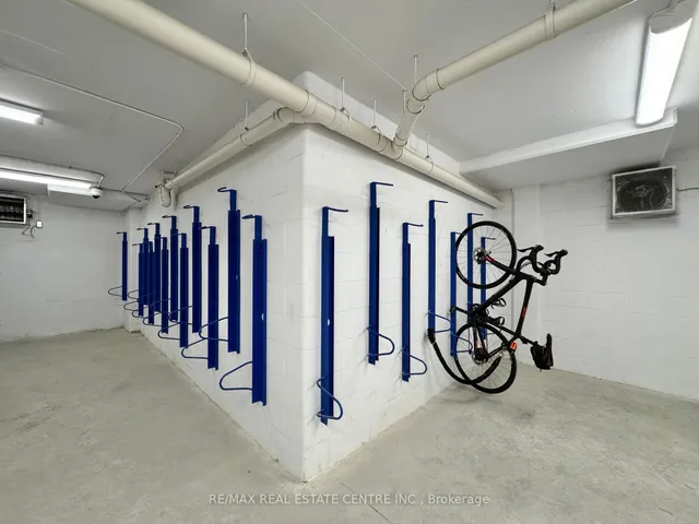 Additional image 42 of 2060 Lakeshore Rd Unit 405