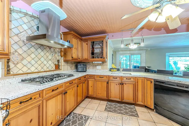 Additional image 8 of 8 EASTON Pl