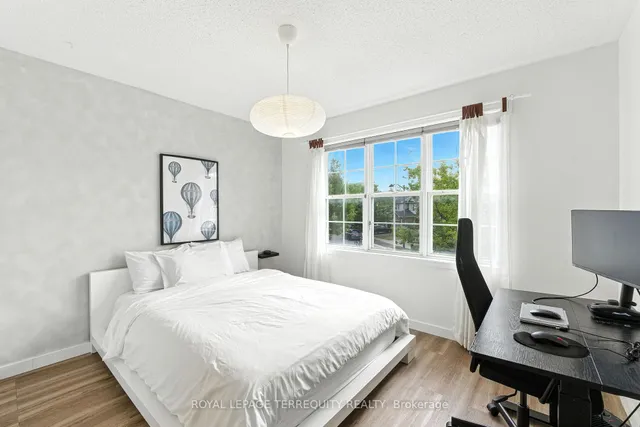 Additional image 32 of 1117 Riddell Cres