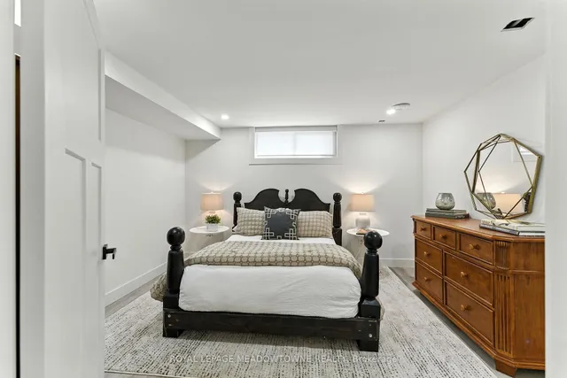 Additional image 37 of 18 Vanstraalen St