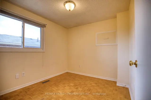 Additional image 16 of 75 Lakecrest Tr