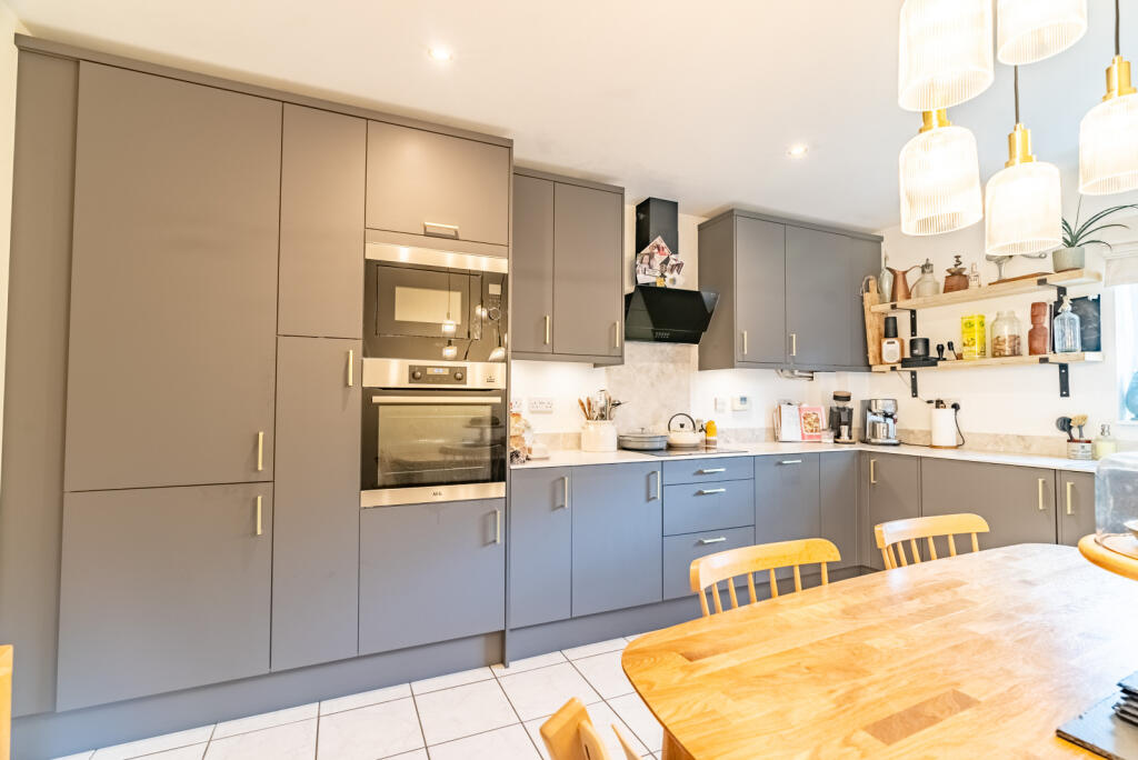 Additional image 4 of Bakers Close, St. Albans, Hertfordshire, AL1