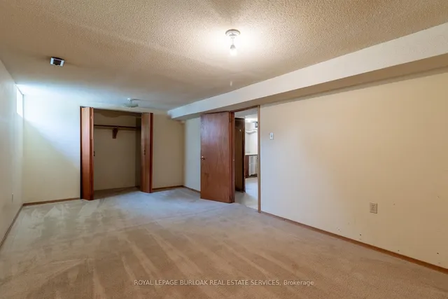 Additional image 25 of 3072 Parkgate Cres