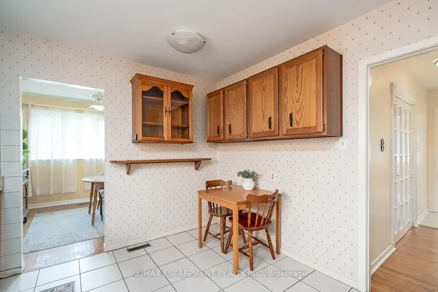 Additional image 9 of 652 Ardleigh Cres
