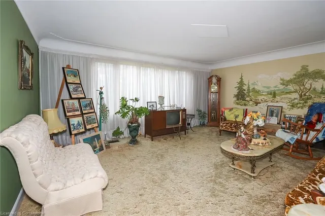 Additional image 8 of 1033 North Service Rd