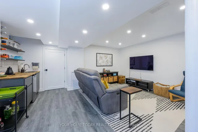 Additional image 28 of 50 Donna Dr