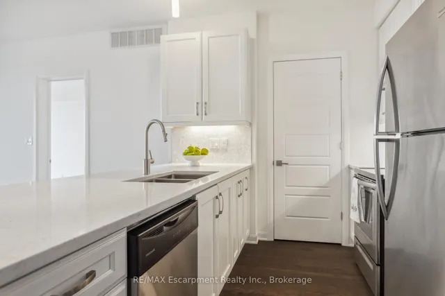 Additional image 13 of 3028 CREEKSHORE COMMON Unit 309