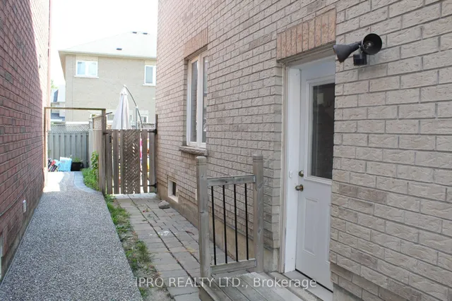 Additional image 3 of 67 Masters Green Cres