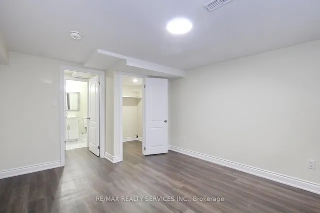 Additional image 41 of 32 Sanford Cres