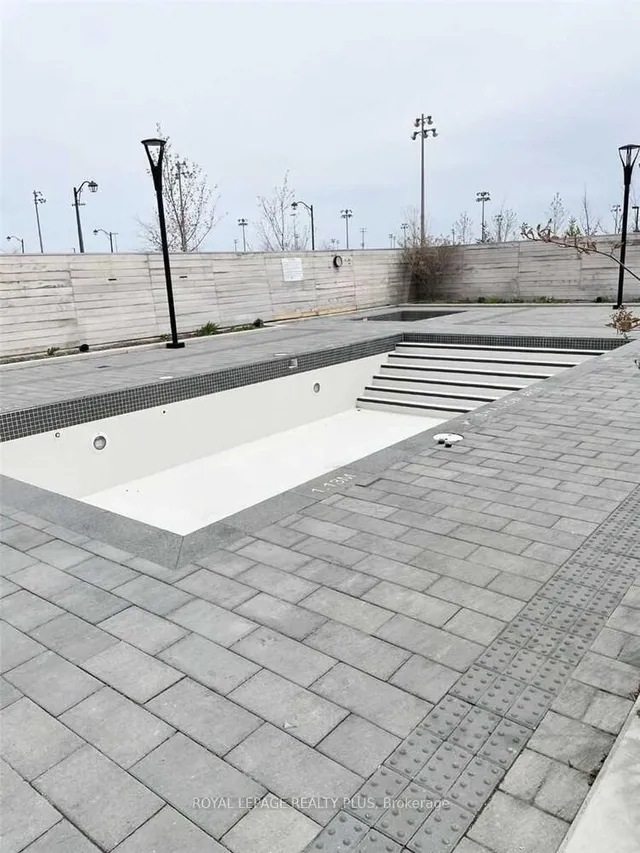 Additional image 32 of 1050 Main St Unit 208