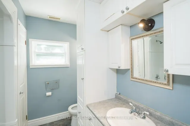 Additional image 24 of 99 Commercial St