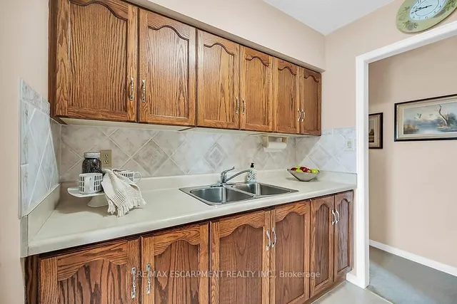 Additional image 12 of 200 Limeridge Rd Unit 703