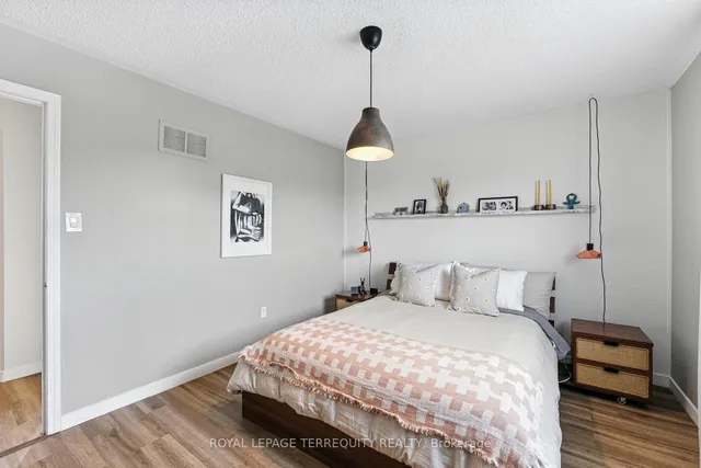 Additional image 24 of 1117 Riddell Cres