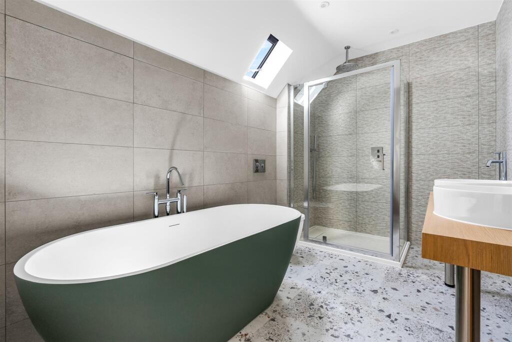 Additional image 25 of Rabley Heath Road, Welwyn