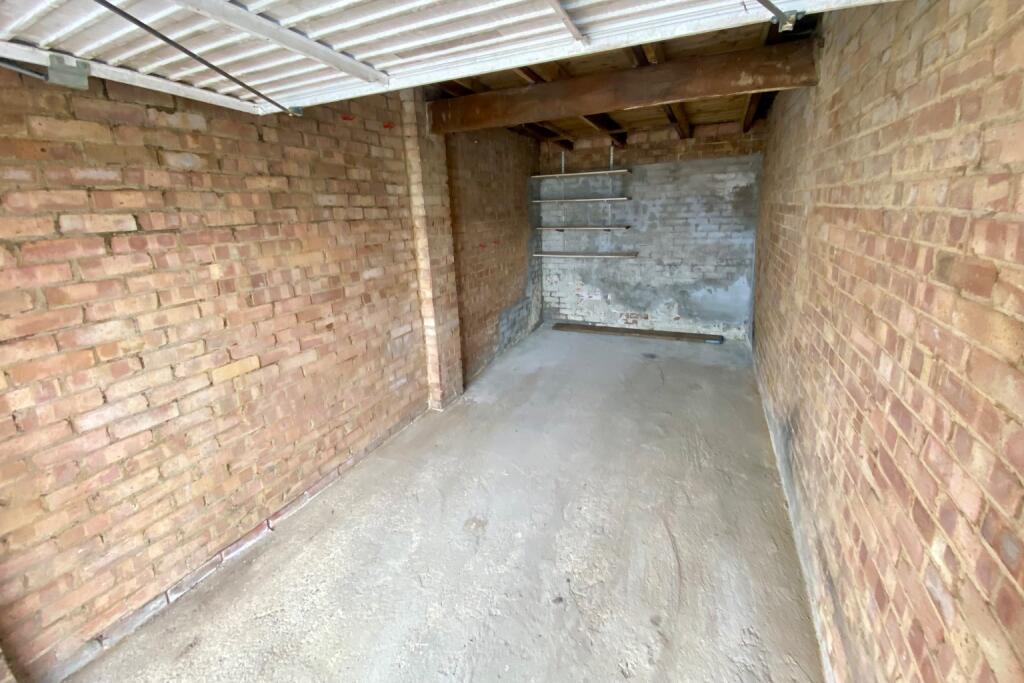Additional image 8 of Ringway Road, Park Street, St. Albans, Hertfordshire, AL2