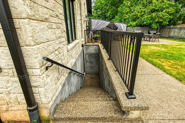 Additional image 43 of 1048 Dovercourt Ave