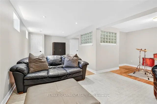 Additional image 34 of 50 LONGYEAR Dr