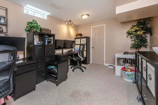 Additional image 24 of 17 Saddletree Tr